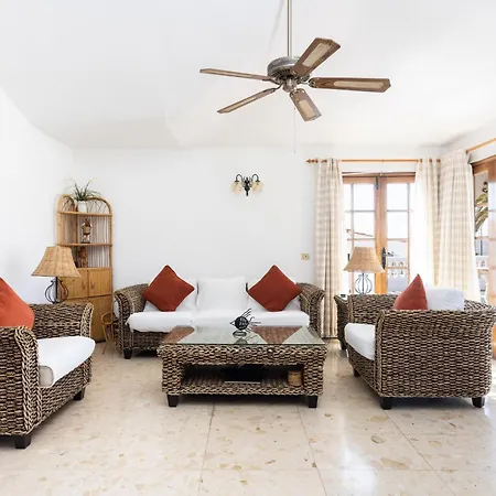 Вилла Colina Golf Excellent With Heated Pool *